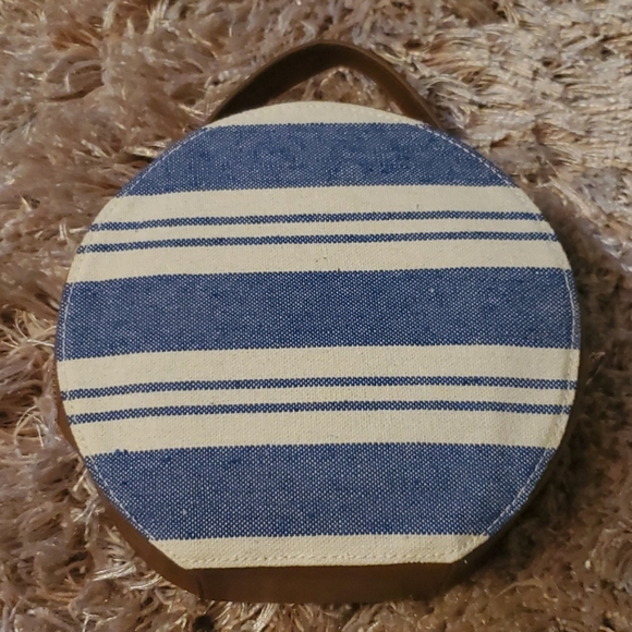 Purse - Picture 3 of 4